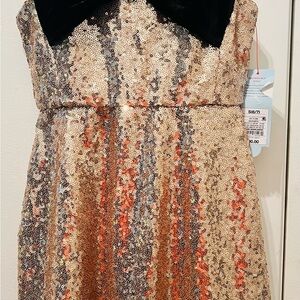 Little Girls Gold Sequin Dress with Black Velvet Bow - BRAND NEW WITH TAGS! 🏷️